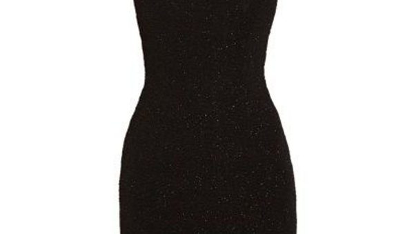 5 astuces pour porter une robe bustier en hiver